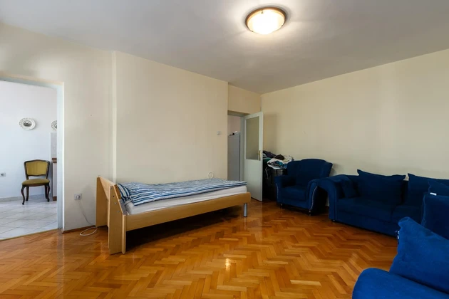 Pula, Veruda, spazioso appartamento con due camere di 93 m² con tre terrazze in una delle zone più ambite di Pula.