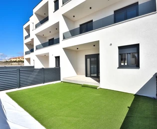Vodice - S4 Maisonettewohnung mit Garten, 3 Schlafzimmer + Esszimmer, 115,42 m²