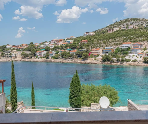 Primošten, Bilo, drugi rząd do morza, dom z panoramicznym widokiem na morze