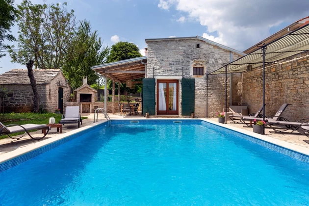 Istria, Gračišće, Auténtica casa istriana con piscina, kažun y total privacidad