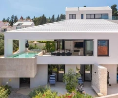 Villa in Sutivan auf Brač mit Panoramablick zu verkaufen in Kroatien