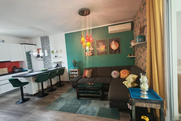Wyspa Krk, Njivice - Apartament z dużym tarasem, 150 m od morza!