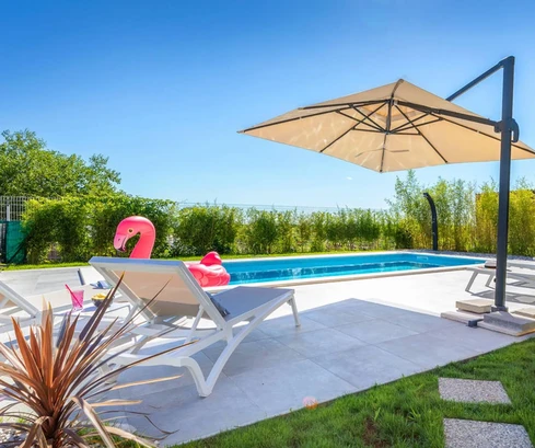 Villa en pierre avec piscine à vendre à Ližnjan en Croatie