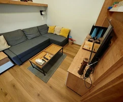 Jižní strana ostrova Vir, blízko centra, kompletně zrekonstruovaný apartmán