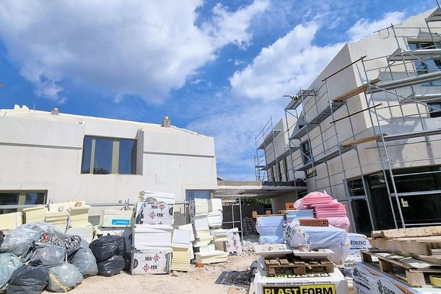 Villa moderne de Brac : aménagement spacieux avec piscine à vendre