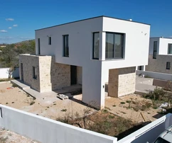 Zaton – NEUBAU-Komplex mit 4 modernen Luxusvillen mit Swimmingpools