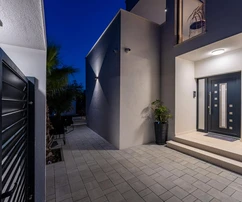 Villa en venta en Vrsi con piscina y vistas en Croacia