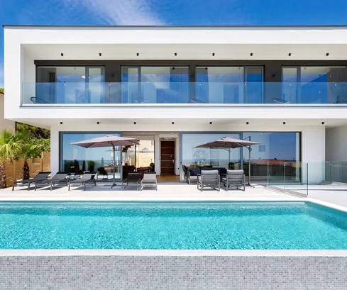 Istrien, Medulin: Luxusvilla mit Meerblick und Wellness
