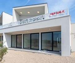 Maison jumelée moderne disponible à Vodice en Croatie