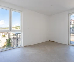 Spacieux appartement de trois chambres à vendre avec vue sur la mer en Croatie