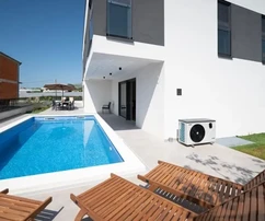 Trogir, luksusowa willa 340 m2 z basenem, garażem i zagospodarowanym ogrodem