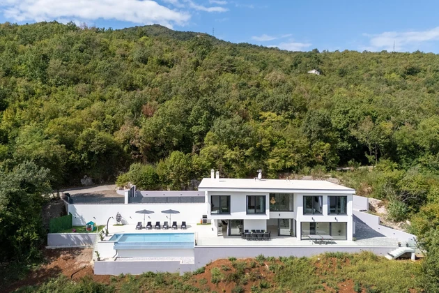 Luxusvilla Opatija közelében, Mihotici, 342 m² végtelenített medencével és wellness résszel