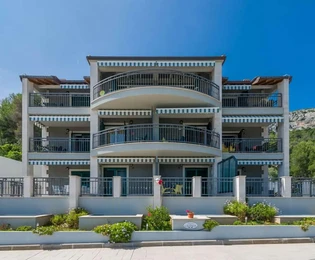 Hvar, Milna, casa di appartamenti con piscina, superficie totale 1044 m²