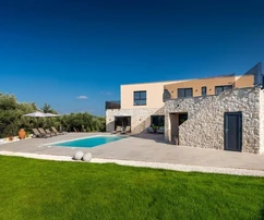Istria, Tar, modern luxury villa with a pool in a quiet location