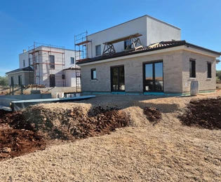 Casa independiente con piscina en venta cerca de Poreč en Croacia