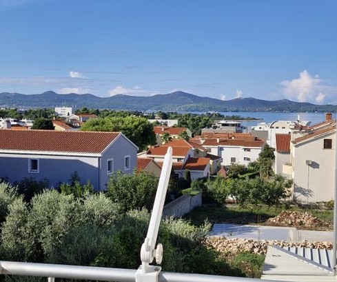 Appartamento con tre camere da letto in vendita con vista sul mare in Croazia