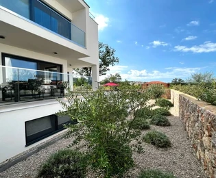 APARTAMENTO ATRACTIVO CON PISCINA Y VISTA AL MAR, ¡A 500 M DE LA PLAYA!