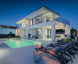 Nowoczesna willa na sprzedaż w Vodnjanie z basenem w Chorwacji