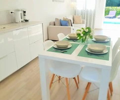 Vila s bazénem na prodej nedaleko moře v Medulinu v Chorvatsku