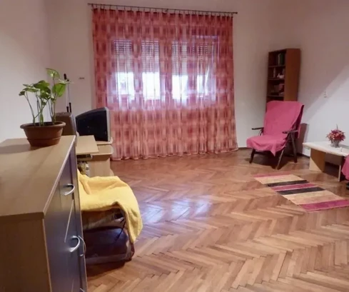 Split, Manuš, piso de 4 habitaciones de 102 m2 en excelente ubicación, cerca del centro