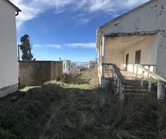 Casa in vendita, completamente da ristrutturare, su un terreno di 1483 m²