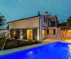 Istrien, Poreč Umgebung, Fantastisches haus mit großem garten zu verkaufen