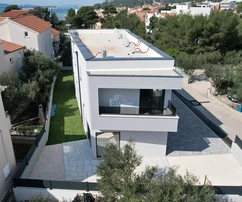 Žaborić - Doppelhaushälfte S2, 70 m vom Meer entfernt, Neubau mit Garten und Terrasse