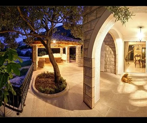 Villa mit Meerblick in Zaton bei Dubrovnik zu verkaufen in Kroatien