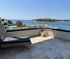 Medulin, Pjescana Uvala, penthouse exclusif en première ligne face à la mer