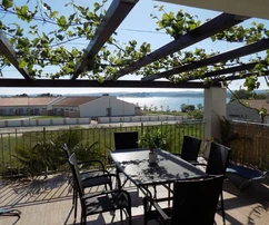 Dwa apartamentowce z widokiem na morze, tylko 100 m od plaży, Medulin, ISTRIA