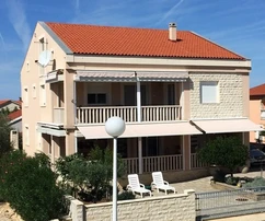 Schön renovierte Familienimmobilie, Südseite der Insel Vir