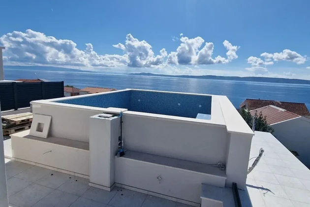 Ciovo, Okrug G, Penthouse 85m2 + 40m2 Dachterrasse + 25m2 Swimmingpool auf der Terrasse