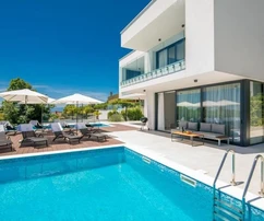 Semi-detached villa with panoramic sea views, Istria, Opatija