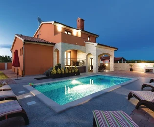 Bellissima villa moderna con piscina, Istria, Pola