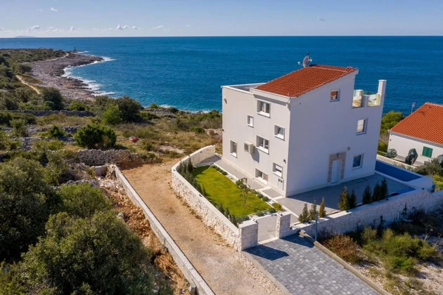 Rogoznica közelében luxusvilla eladó Horvátországban