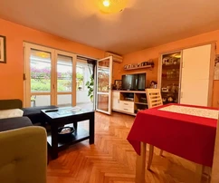 APPARTEMENT AVEC JARDIN, DANS UN ENDROIT CALME, À 500 M DE LA PLAGE !