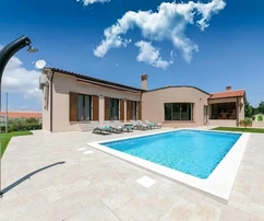 Nowoczesny dom z basenem i otwartym widokiem, Istria, Labin