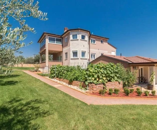 Villa di lusso con piscina in vendita a Ližnjan in Croazia
