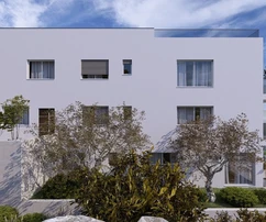 Apartamento de dos dormitorios en venta justo en la costa en Okrug, Croacia