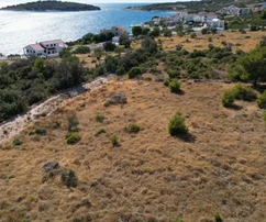 Рогозница, роскошная вилла 309 м² с бассейном (40 м²), всего в 120 м от моря и пляжа.