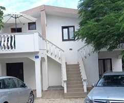 Propiedad con 4 apartamentos