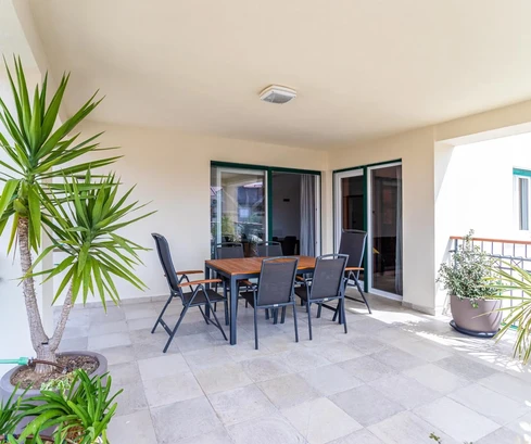 Wohnung im Erdgeschoss auf Hvar nahe dem Zentrum zu verkaufen in Kroatien