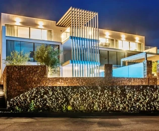 EXKLUZÍVNY PENTHOUSE S PANORAMATICKÝM VÝHĽADOM NA MORE, NA ATRAKTÍVNOM MIESTE!