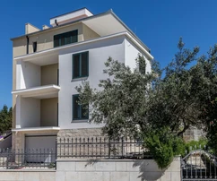 Čiovo, Okrug Gornji | Exclusive sale, two-bedroom apartment with a beautiful sea view