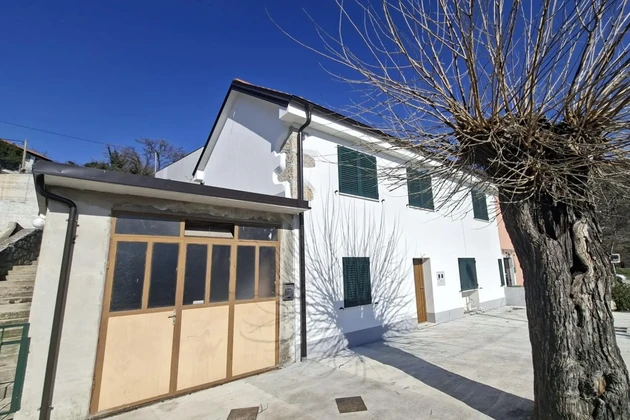 Rijeka, Completely renovated coastal house with two residential units, garage and garden