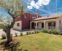 Tágas villa medencével, Isztria, Svetvinčenat