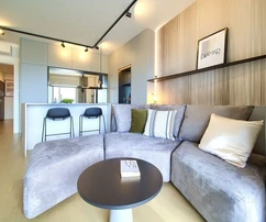 APPARTAMENTO ARREDATO MODERNAMENTE CON VISTA MARE, IN POSIZIONE ATTRAENTE!