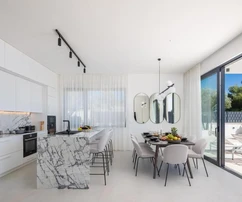 Villa moderna con piscina en venta en Čiovo Okrug, Croacia