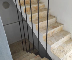 Ingatlan 4 apartmannal, tetőterasz tengerre és Velebitre néző kilátással