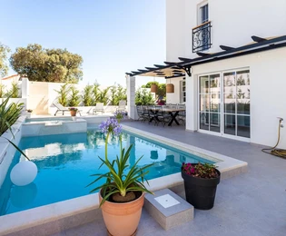 Villa di lusso con piscina in vendita a Rogoznica in Croazia
